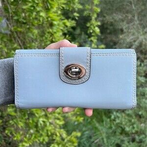 COACH VINTAGE Smooth Leather Y2K Turn-Lock Wallet Cornflower Blue AUTHENTIC